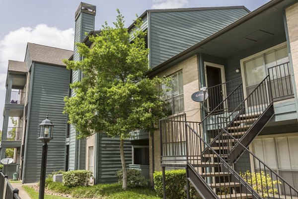 exterior at Scotland Yard Apartments