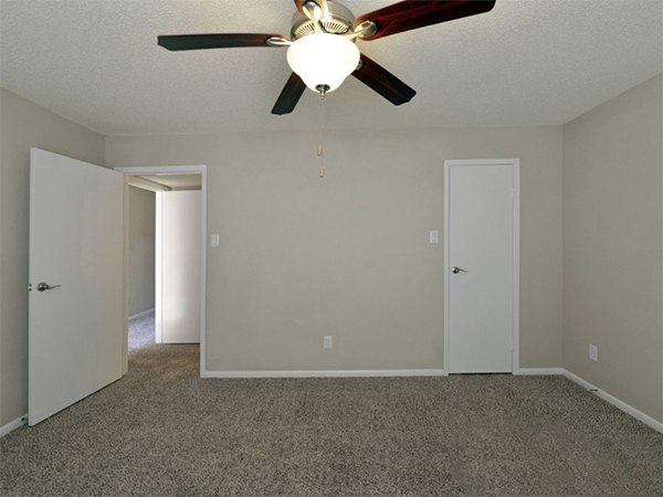 bedroom at Scotland Yard Apartments