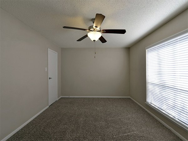 bedroom at Scotland Yard Apartments