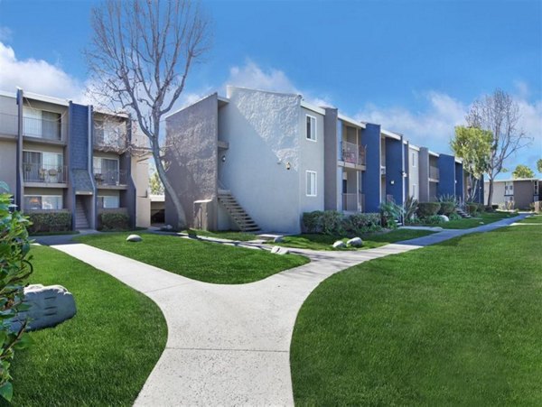 Vicino Apartments: Modern luxury high-rise in Los Angeles