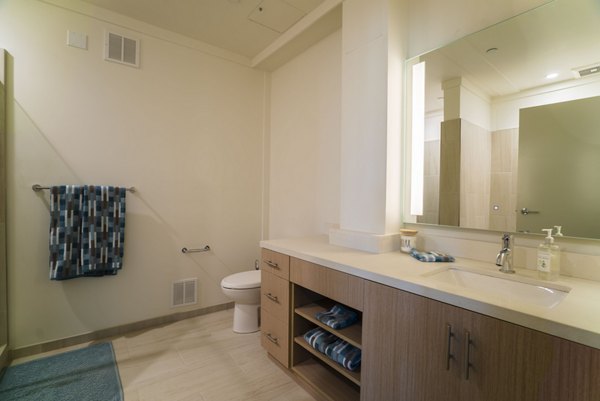 Bathroom featuring modern fixtures at 47Hundred Apartments