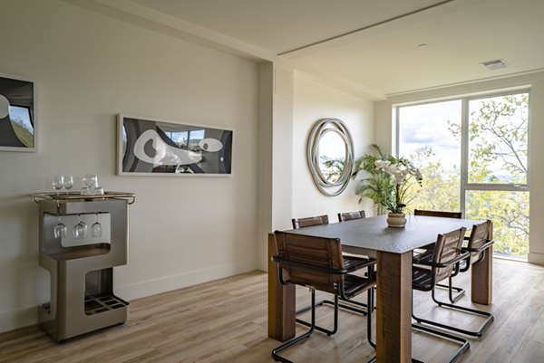 dining area at 47Hundred Apartments