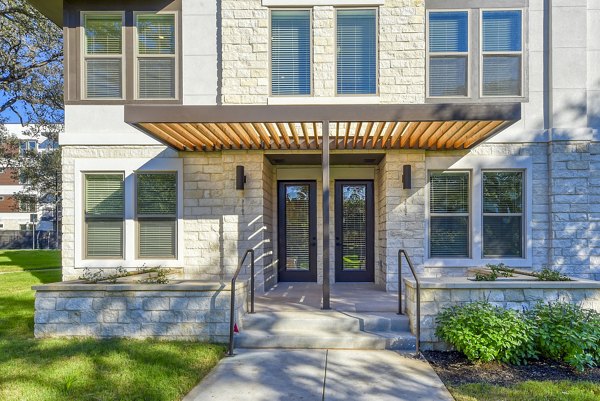 The Tobin Estate Apartments: Stylish luxury apartment building in San Antonio