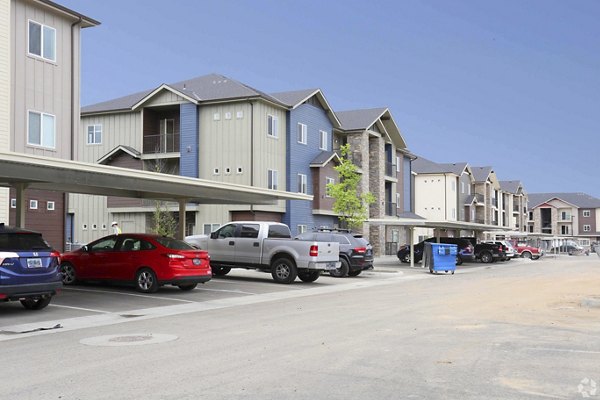 exterior at Central Park Commons Apartments