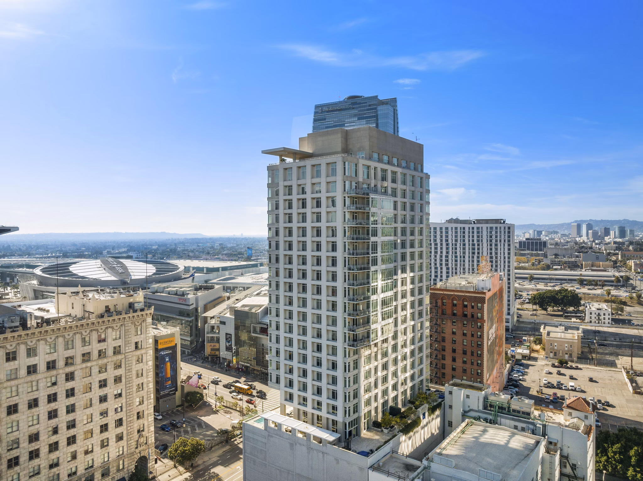 building at 717 Olympic Apartments