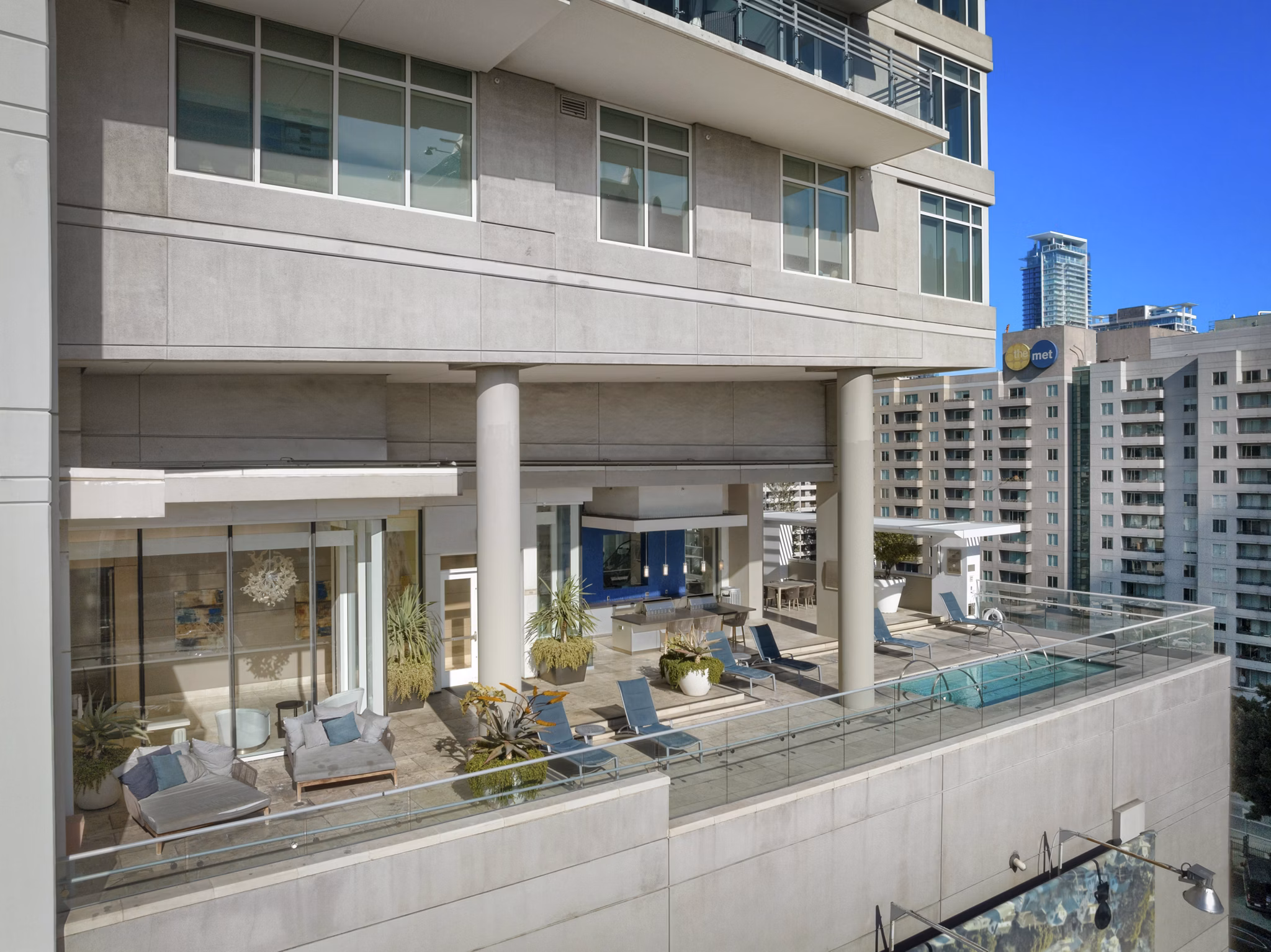 building at 717 Olympic Apartments
