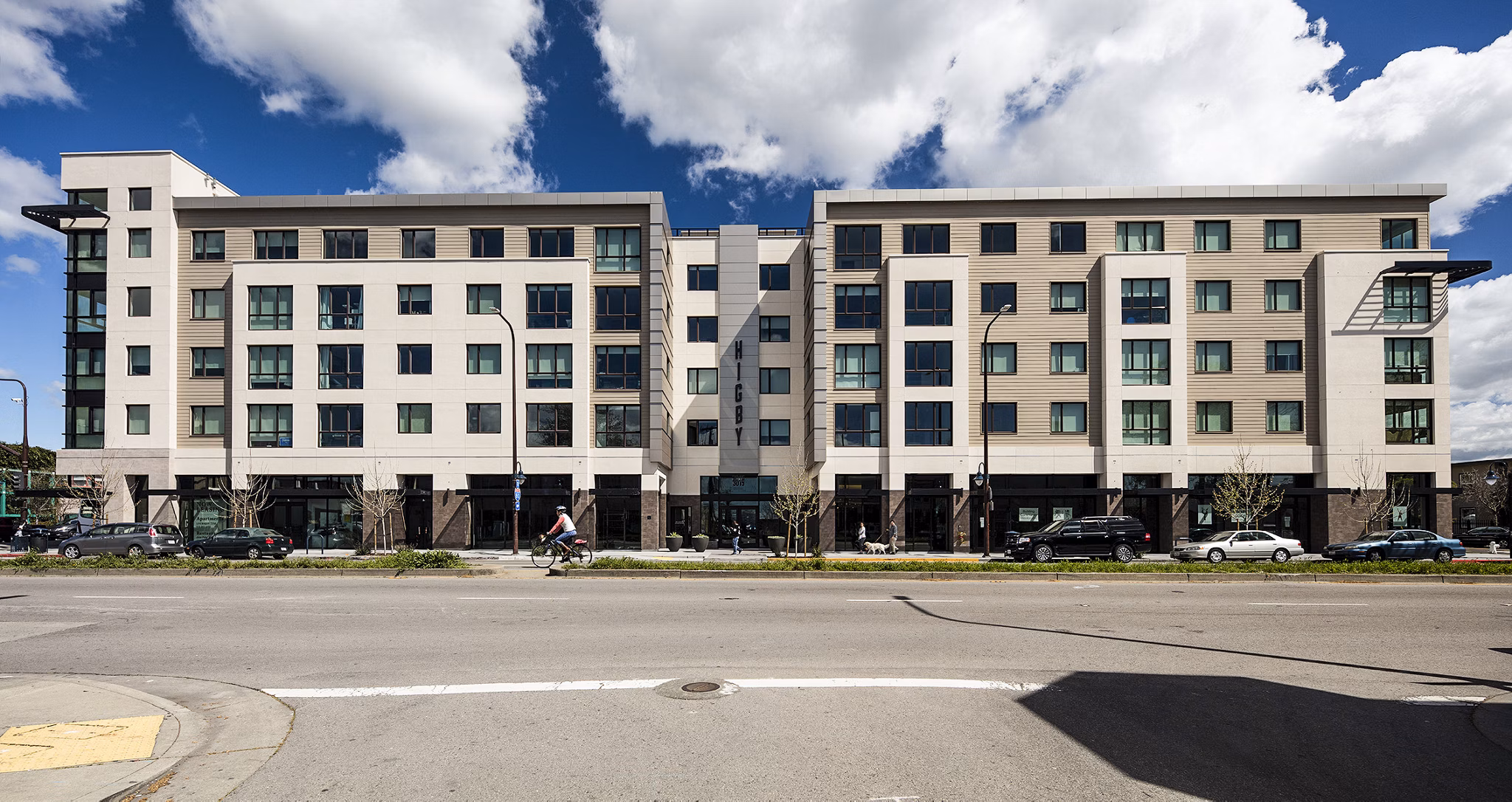 Higby Apartments: Contemporary luxury apartment in bustling neighborhood setting