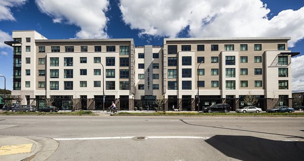 Higby Apartments: Contemporary luxury apartment in bustling neighborhood setting