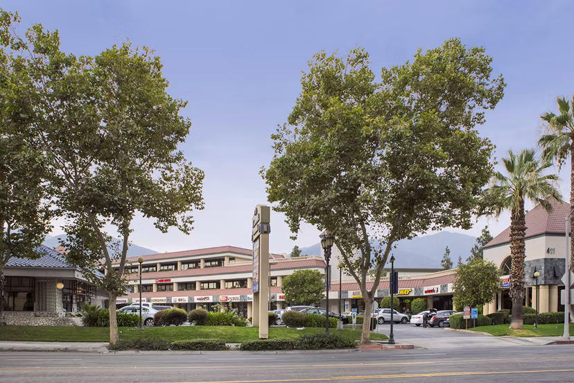 Areum Apartments: Tree-lined neighborhood streets near urban conveniences