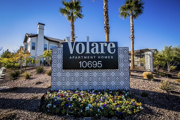 Volare Apartments: Elegant courtyard view at luxury apartments in vibrant cityscape