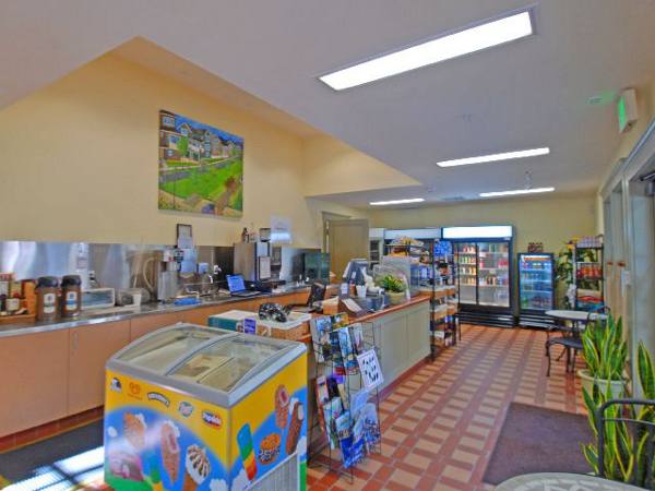 clubhouse at Stanford West Apartments