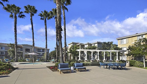courtyard at Waterstone at Moorpark Apartments