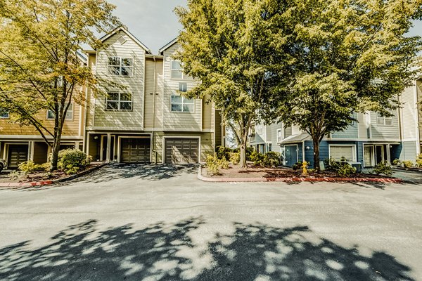 building/exterior at Bella Vista Apartments