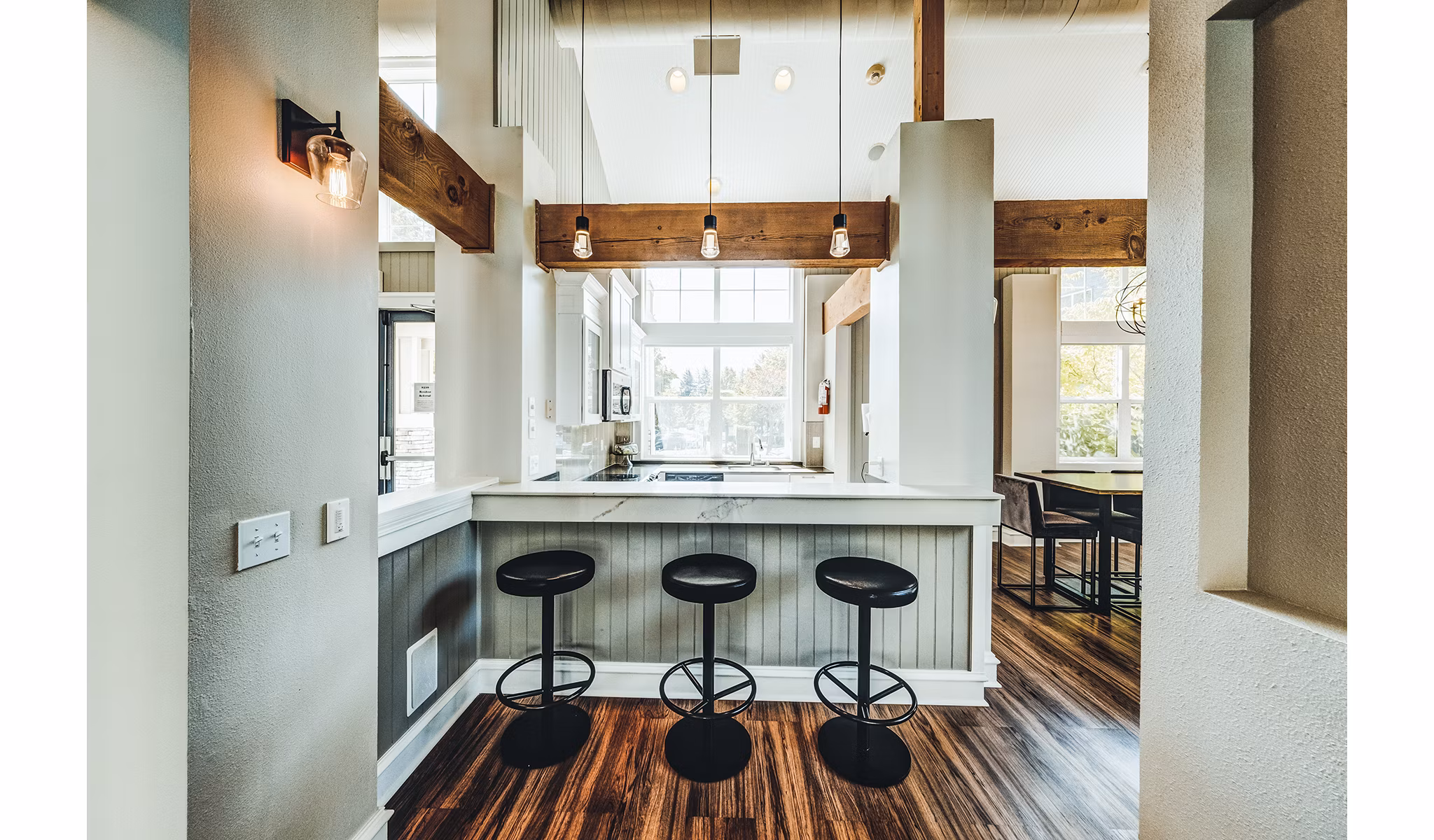 Luxurious clubhouse lobby featuring modern decor at Bella Vista Apartments