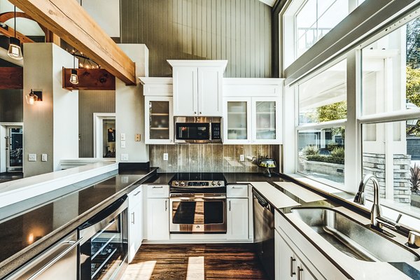 clubhouse kitchen at Bella Vista Apartments