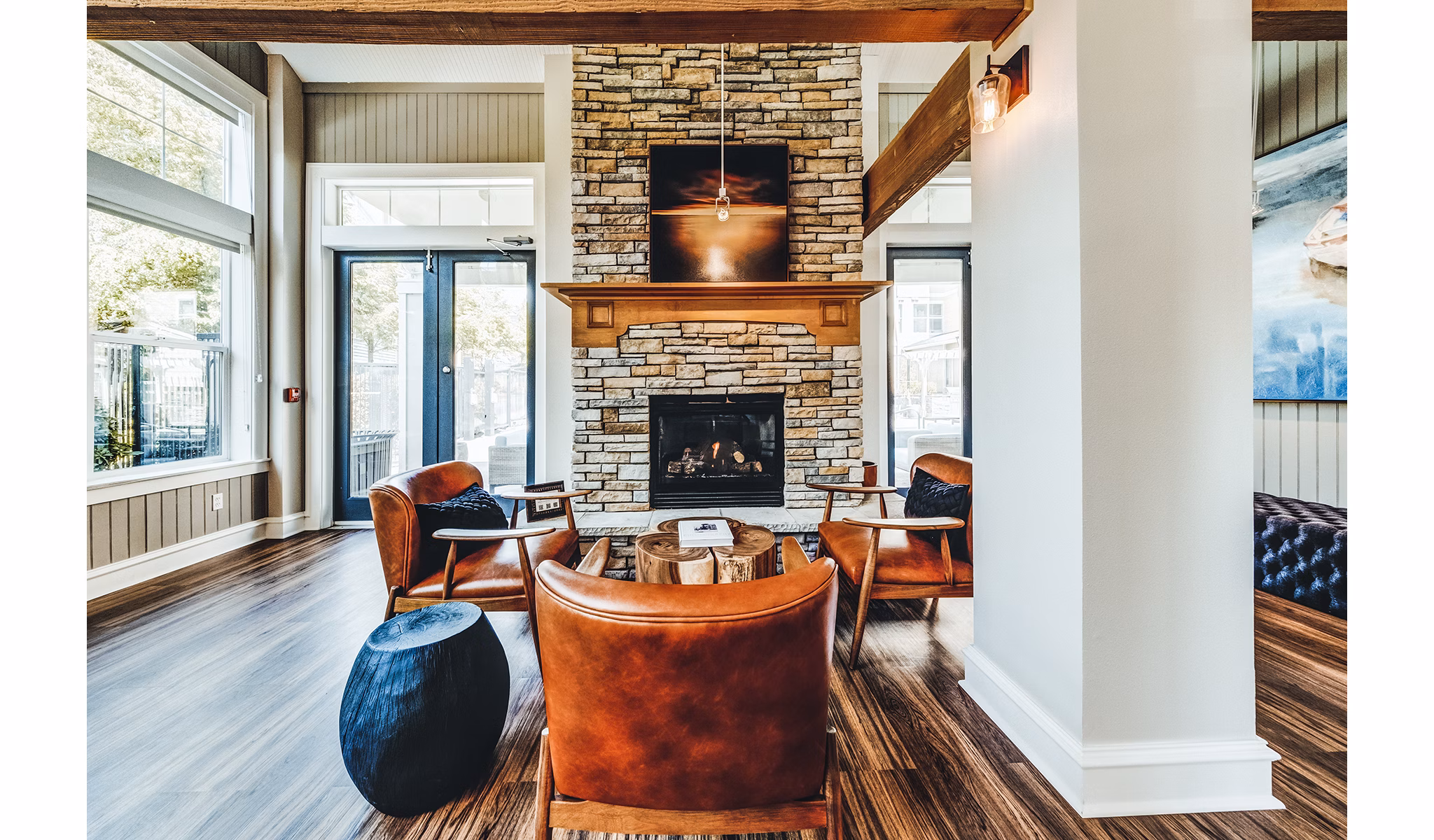 Lobby area with elegant dÃ©cor and seating at Bella Vista Apartments, showcasing modern design and a welcoming atmosphere for residents and guests