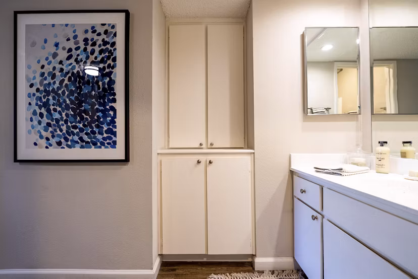 bathroom at La Terraza Apartments