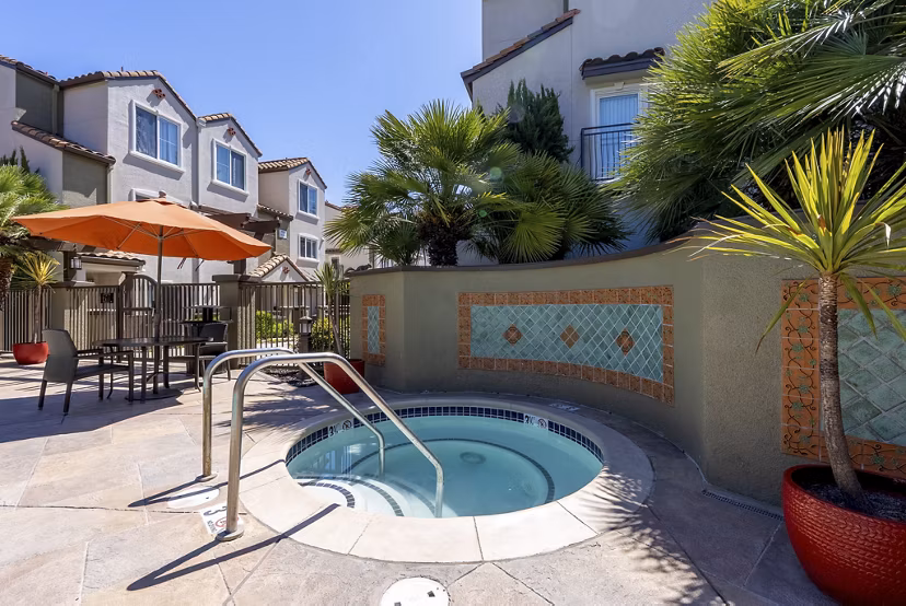 pool at La Terraza Apartments