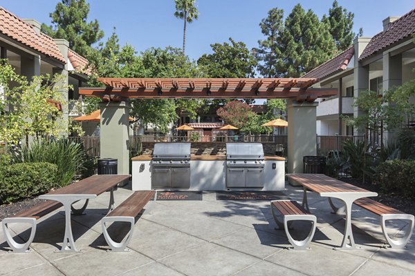 grill area at La Terraza Apartments