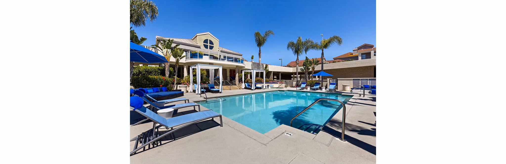 pool at Axiom La Jolla Apartments 