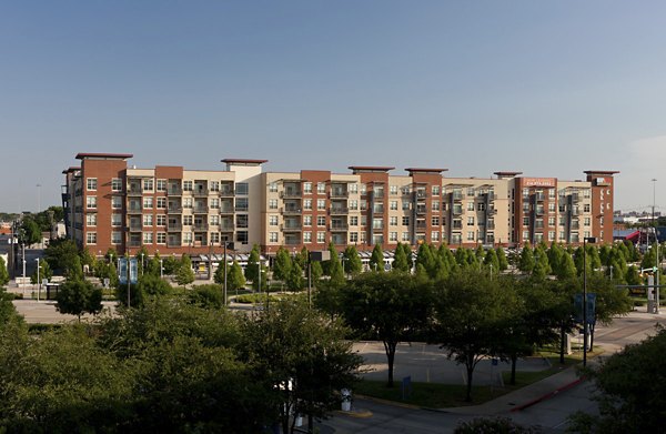 exterior at Broadstone Ambrose Apartments