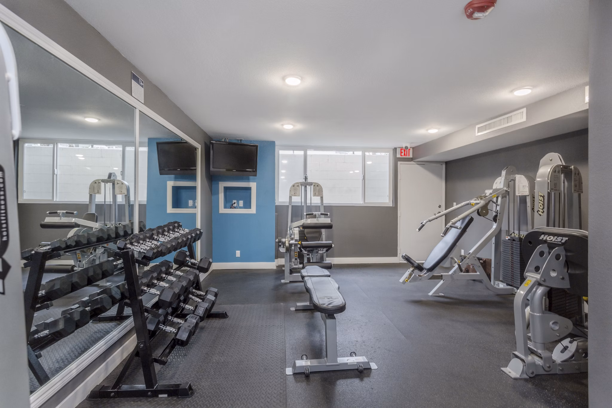 State-of-the-art fitness center equipped with modern gym facilities at 1200 Riverside Apartments