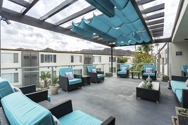 rooftop deck at 1200 Riverside Apartments