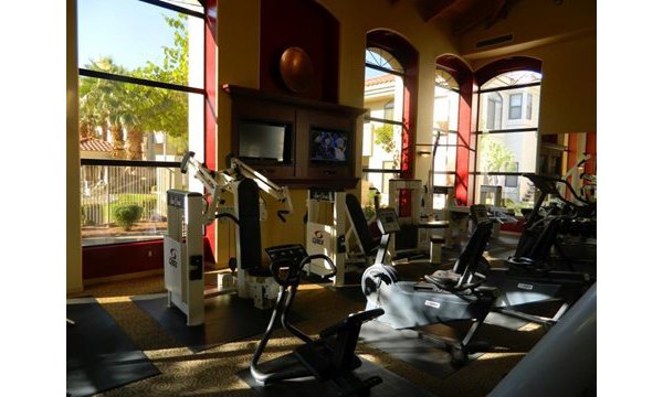 fitness center at San Cierra Apartments