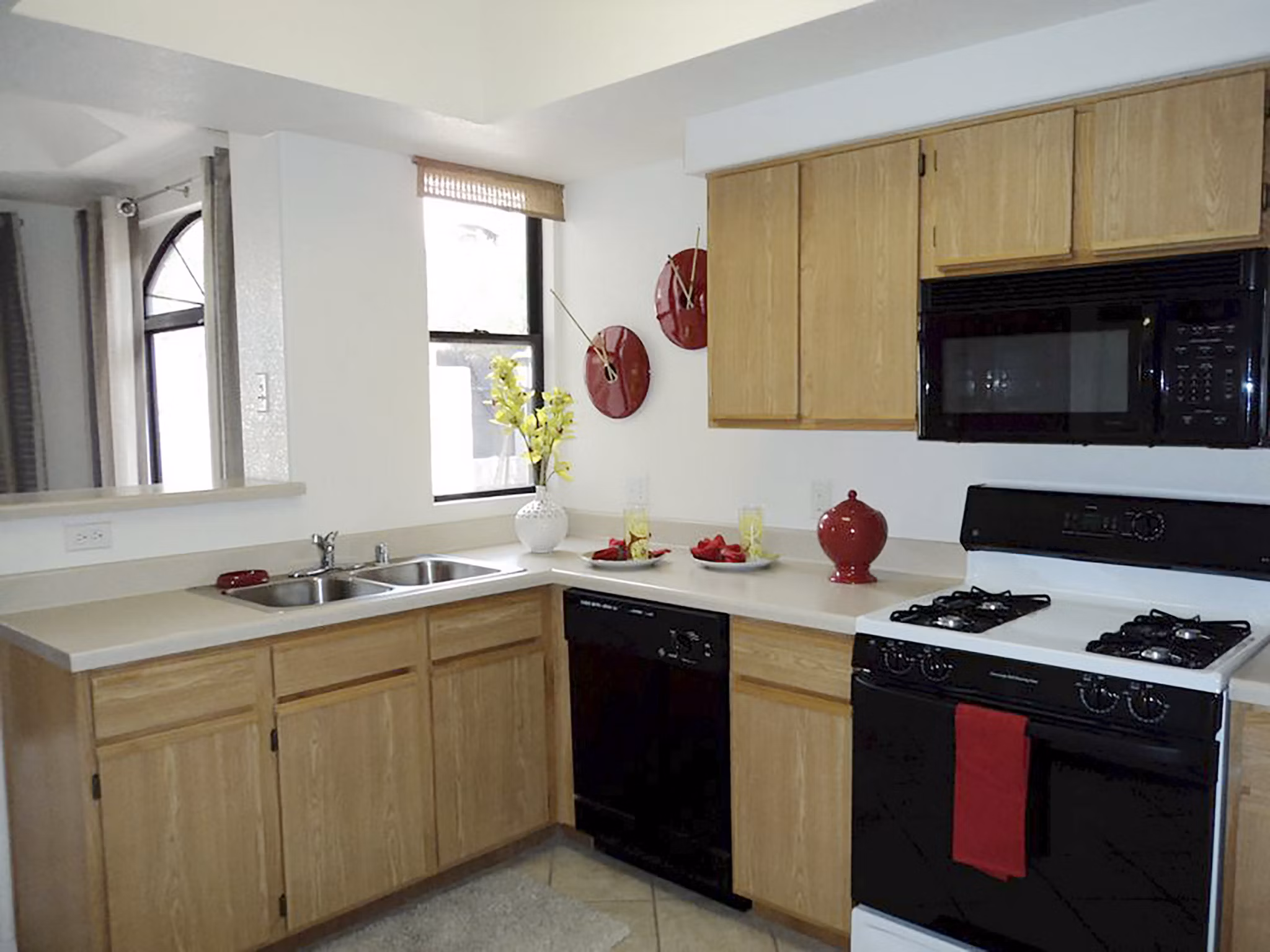 kitchen at San Cierra Apartments