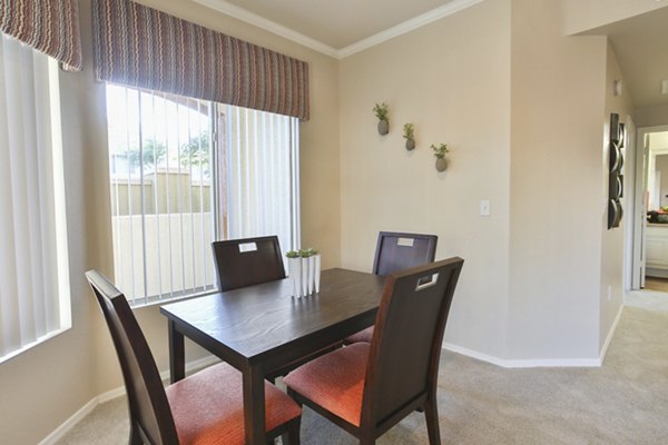 dining room at San Riva At The Foothills Apartments