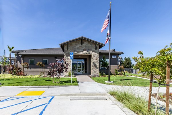 Adega Apartments: Contemporary luxury apartment in Foster City