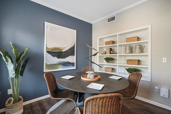 dining room at Mountain Gate Apartments