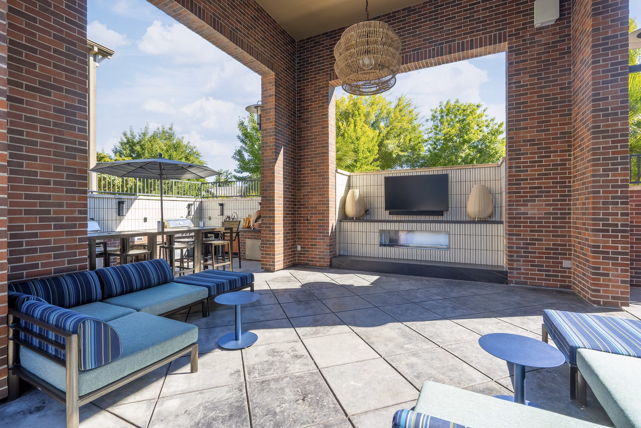 patio at LINQ Midtown Apartments