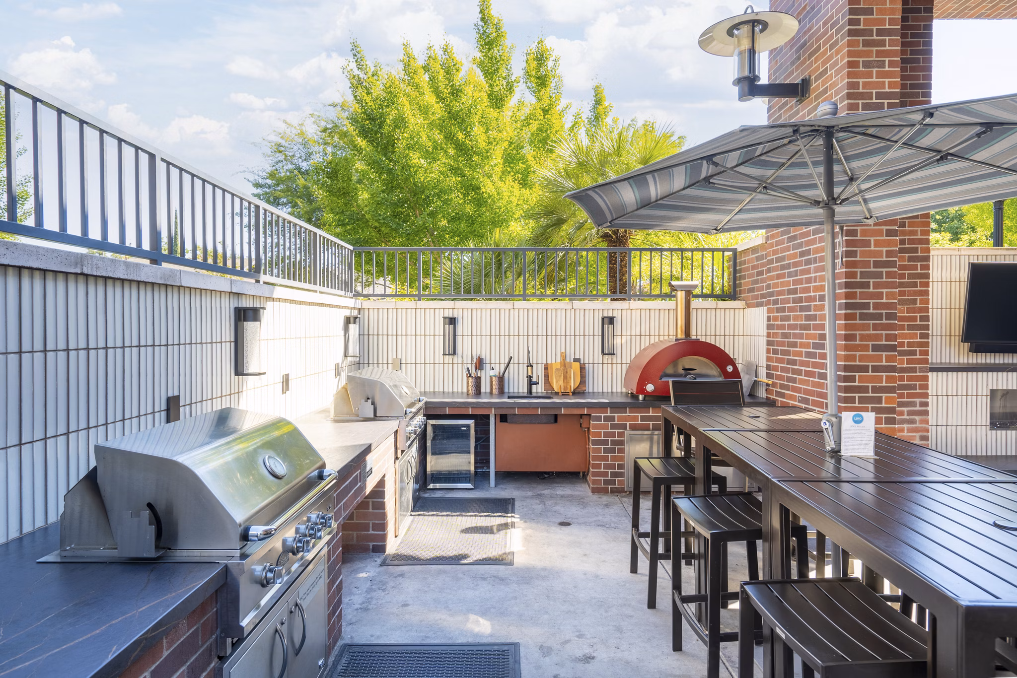 patio at LINQ Midtown Apartments