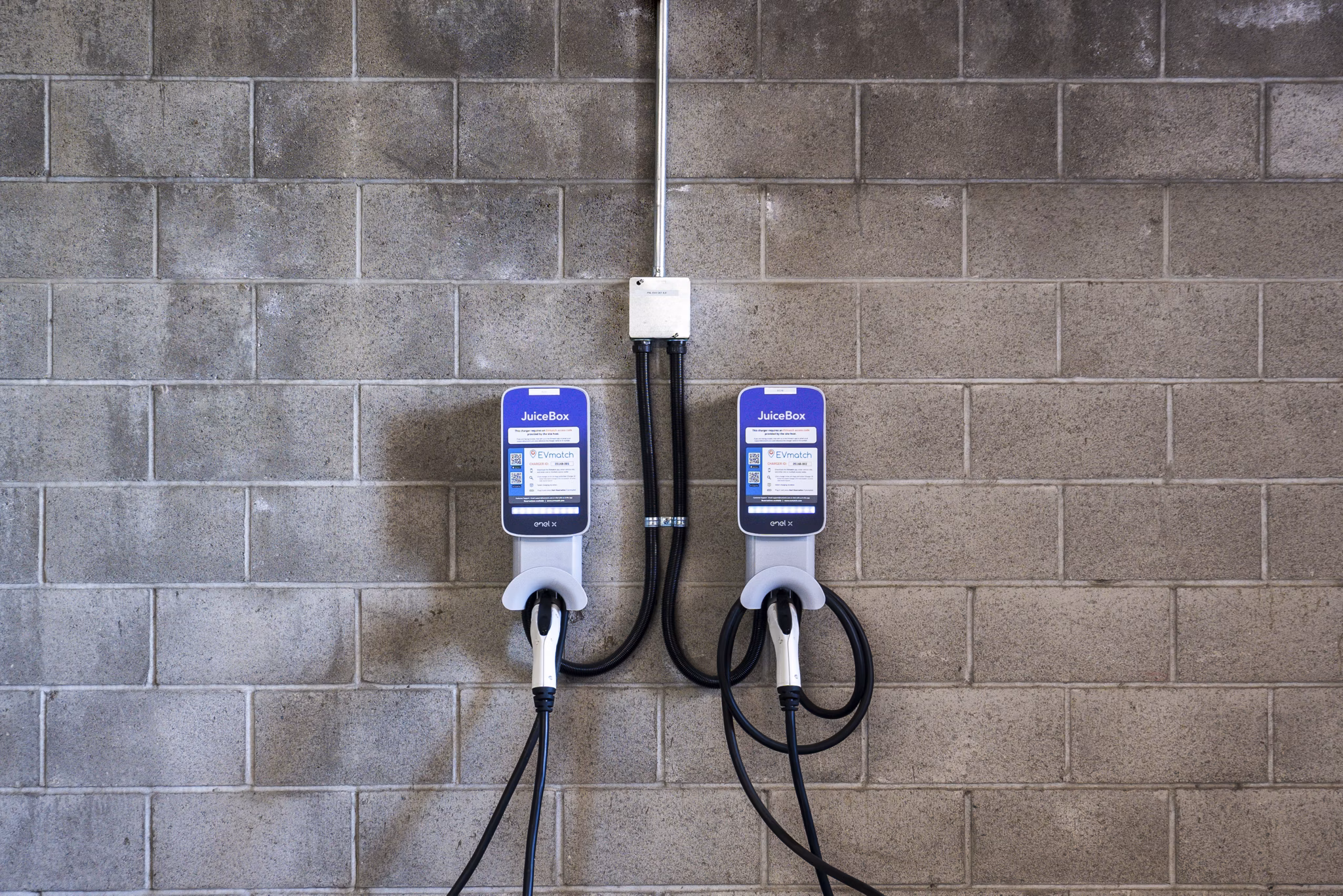 Car Charging Station at LINQ Midtown Apartments