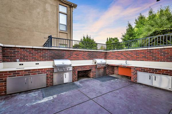 grill area at LINQ Midtown Apartments