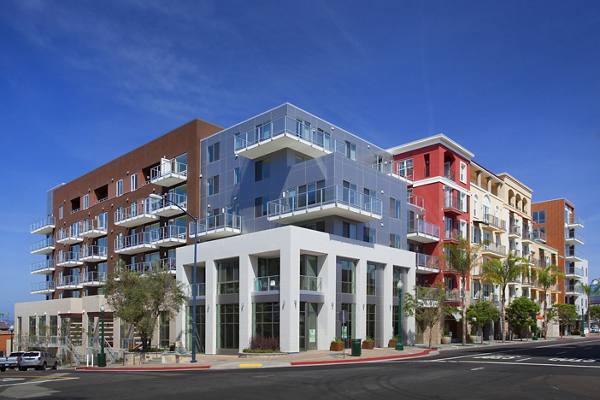 exterior at Broadstone Little Italy Apartments