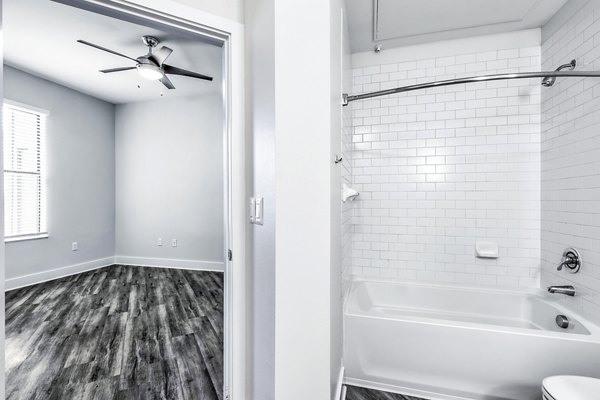 Midtown Commons at Crestview Station