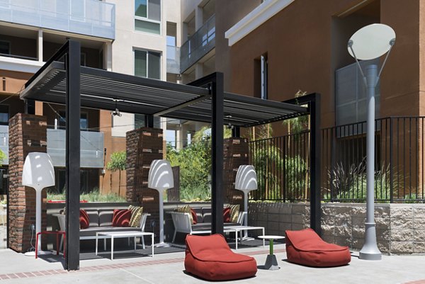 courtyard at Garey Building Apartments