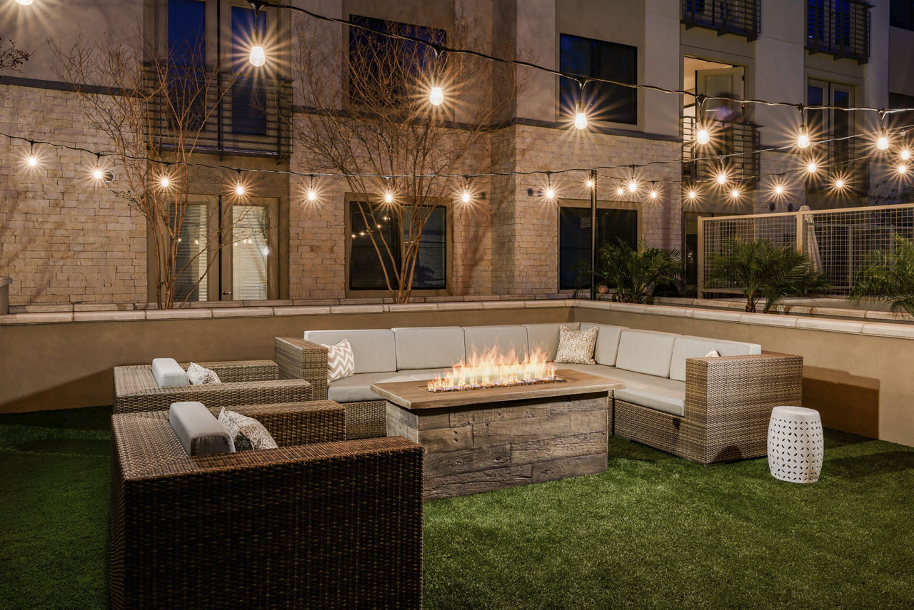 Grill area at The Lincoln Scottsdale (1 of 3)