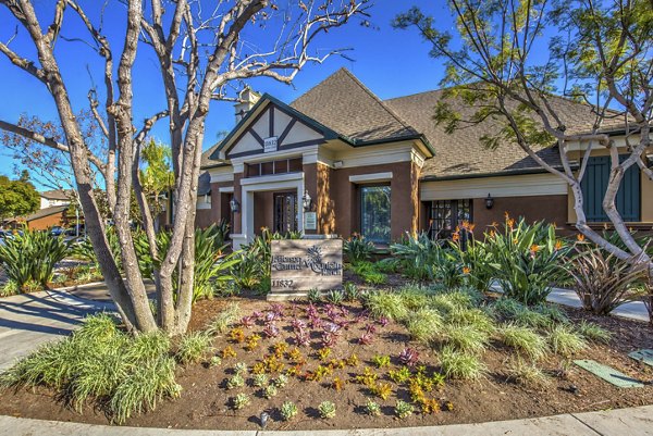 Jefferson at Carmel Mountain Ranch: Elegant of luxury apartments in upscale neighborhood