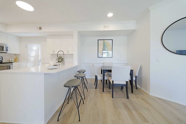 dining room at Jefferson at Carmel Mountain Ranch Apartments 