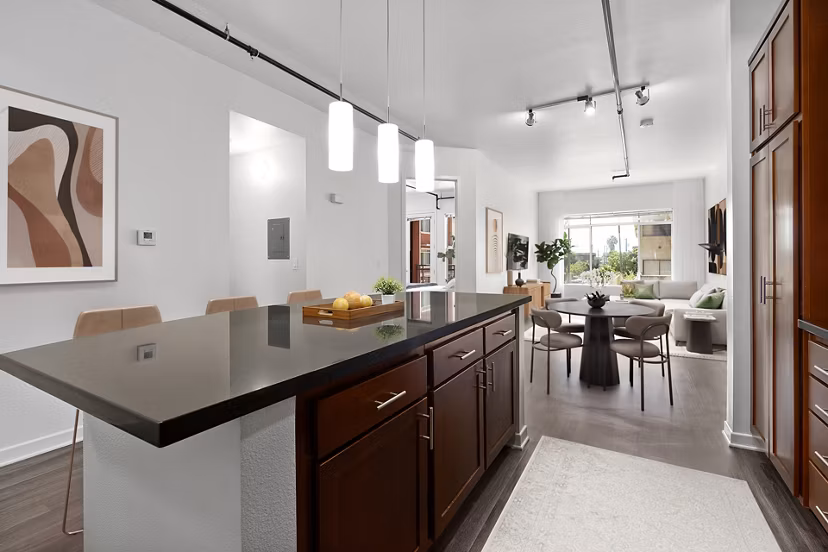 dining room at San Pedro Bank Lofts Apartments 
