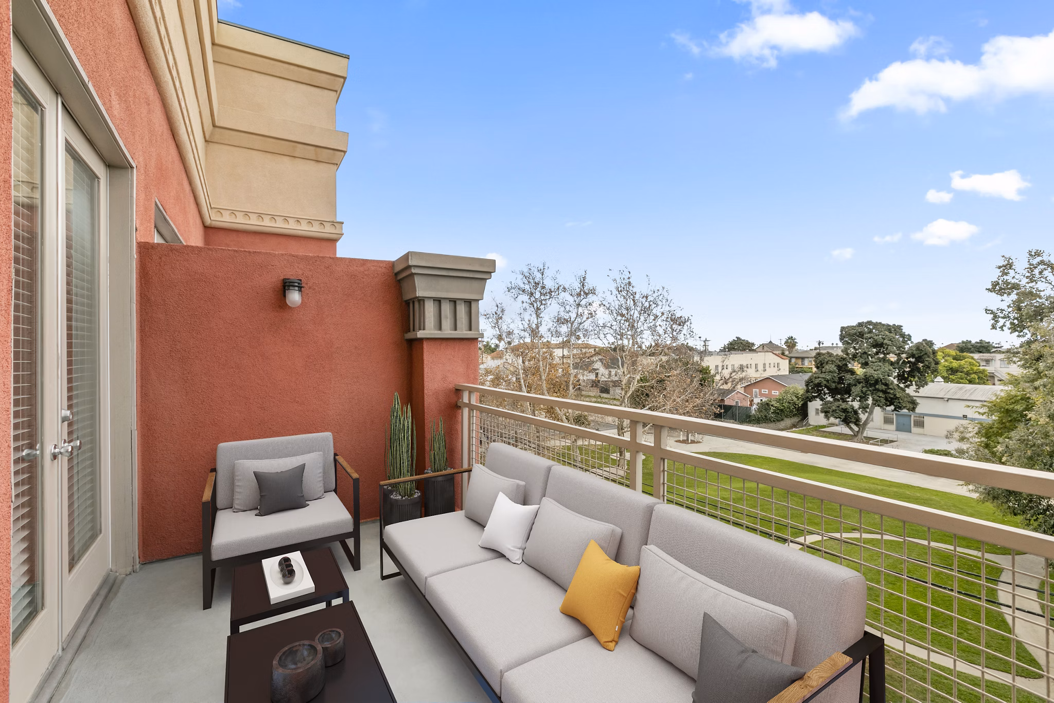 patio at San Pedro Bank Lofts Apartments 
