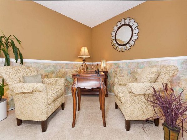 Spacious living room with modern decor at Overlook at Bernardo Heights Apartments in San Diego