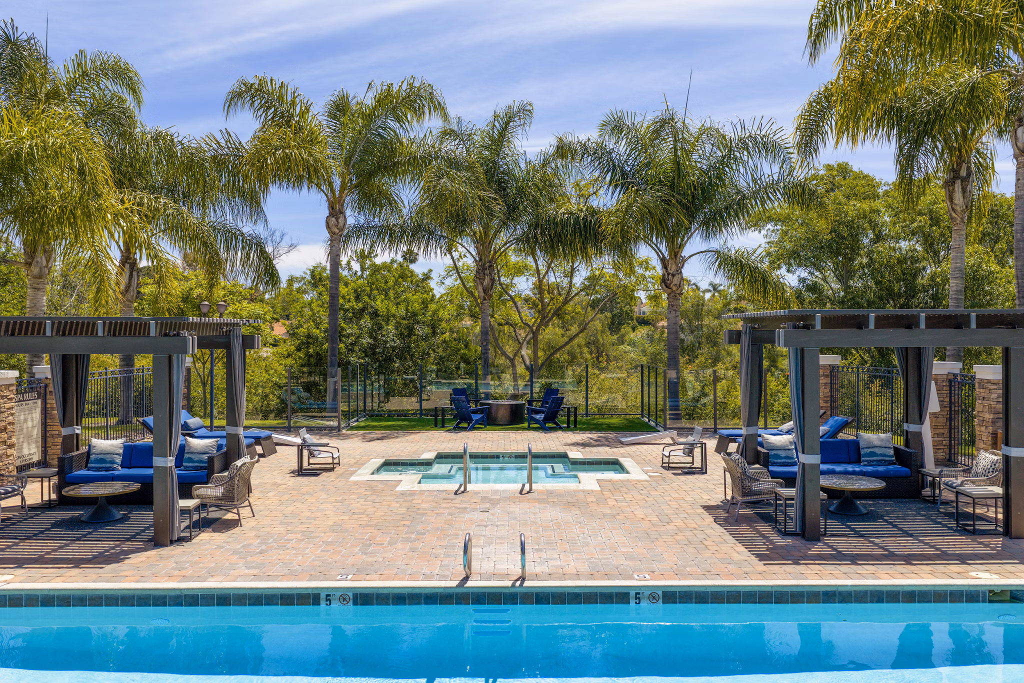 Pool at Overlook at Bernardo Heights Apartments