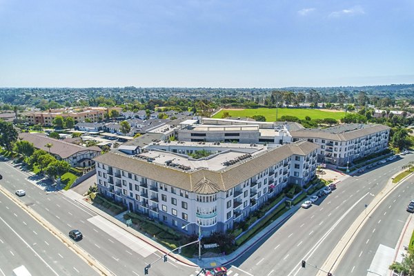 courtyard at Regents Court Apartments