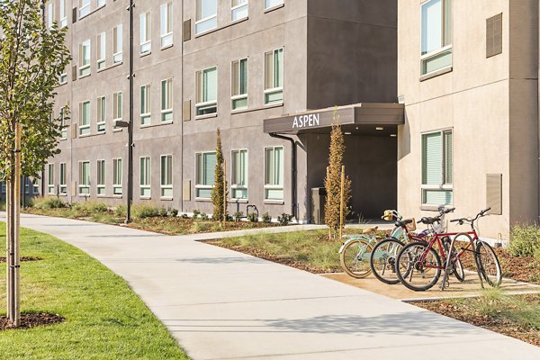 exterior at Hornet Commons Apartments