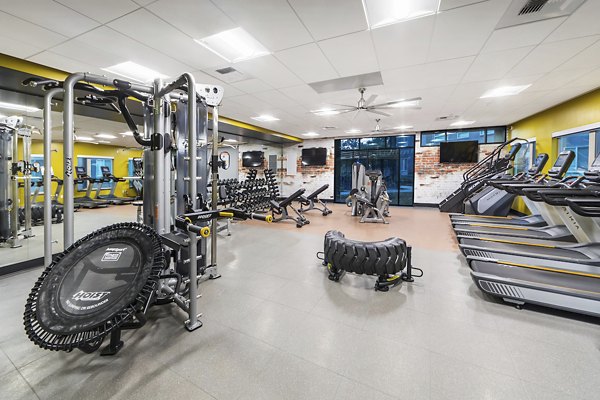 fitness center at Hornet Commons Apartments