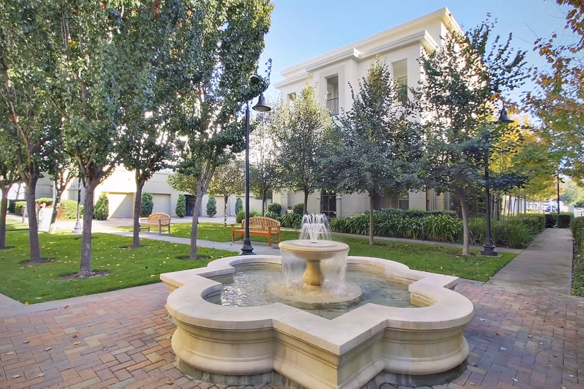 exterior at Museum Park Apartments
